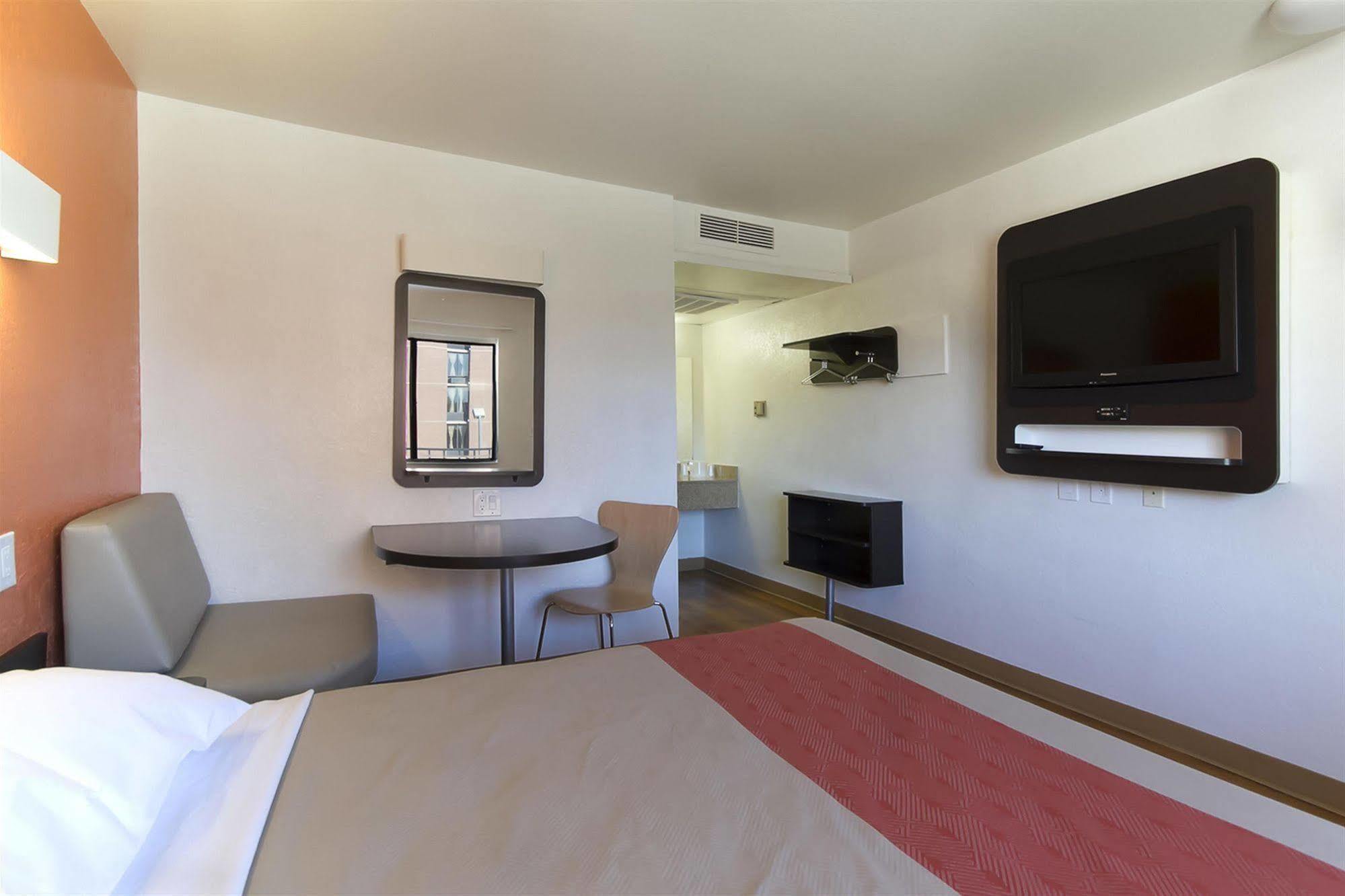 Motel 6-Capitol Heights, Md - Washington Largo Exterior foto